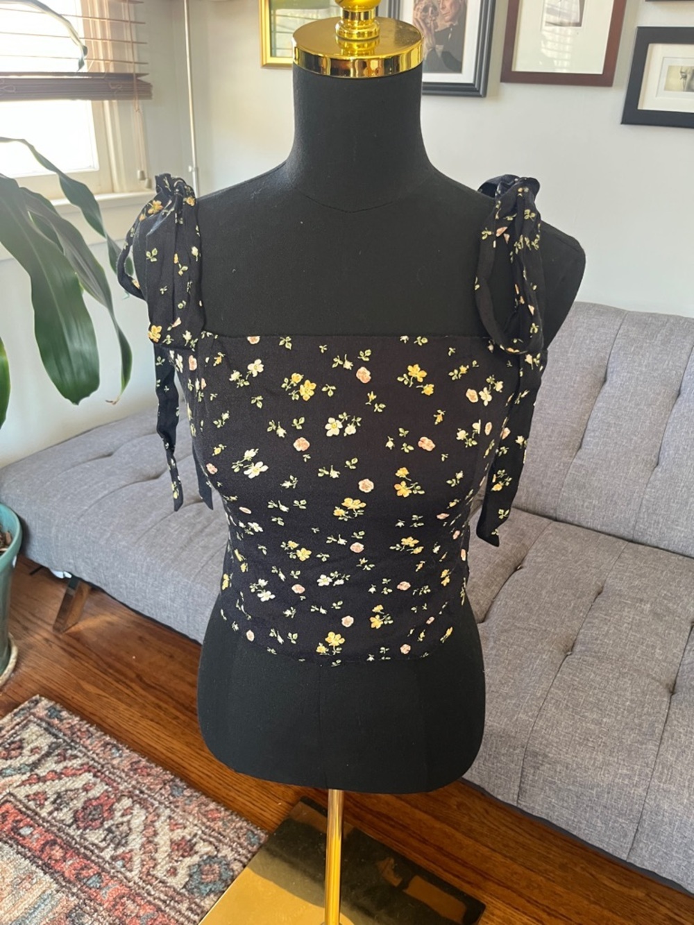 Reformation Black Floral Tie-Strap Square Neck Crop Top Size 2